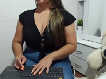 [08-02-22] gabybouvier17 record public show from Chaturbate