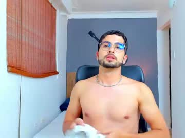 [11-05-22] xavier_soto blowjob show from Chaturbate