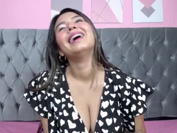 [26-08-22] cute_nazly public show from Chaturbate