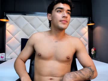 [07-03-24] miike_leon chaturbate show with cum