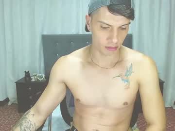 [12-01-22] maikel_01 record video from Chaturbate.com