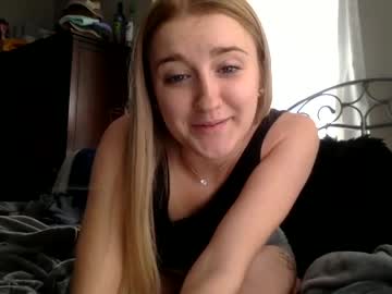 [27-03-22] blondebarbie00 record public show video from Chaturbate