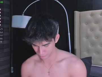 [28-06-22] schoolboycrush public show from Chaturbate