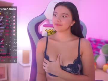 [30-01-22] julia_chang record video with toys