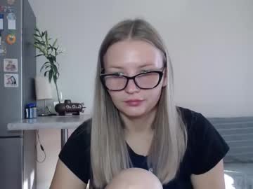 [12-09-22] emievalilybtrfly video with toys from Chaturbate.com