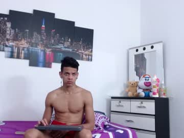 [01-04-22] max_latin18 record blowjob video from Chaturbate.com