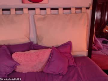 [25-11-22] mia_daniells_ private webcam