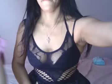 [11-01-24] kittymia68 public webcam from Chaturbate