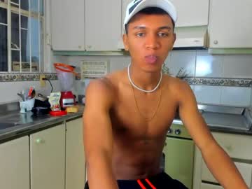 [04-08-22] iker_falcon chaturbate show with cum
