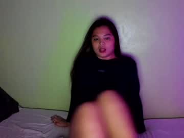 [31-03-22] issy_143 video with toys
