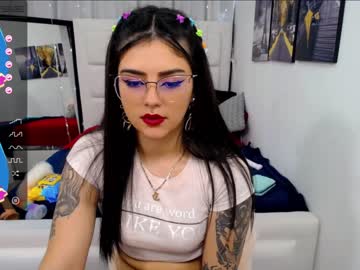 [31-03-22] _lucii public show from Chaturbate
