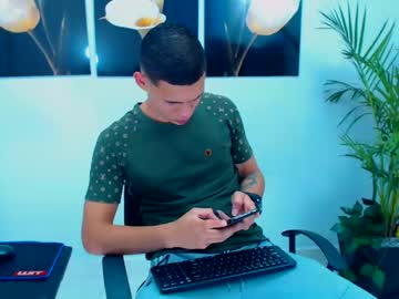 [02-04-22] jefferson_horny20 public show from Chaturbate.com