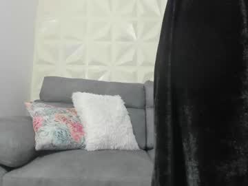 [20-02-22] queen_miia record public show from Chaturbate