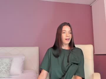[01-06-22] littlecsophie record video with toys from Chaturbate