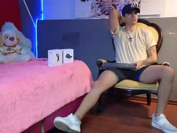 [08-11-23] mathias_naveen record public show from Chaturbate