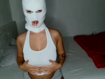 [22-03-22] barelylegal_queen private