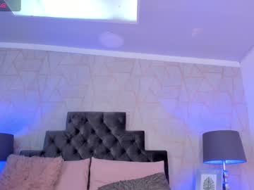 [25-12-24] emily_parker12 record video with toys from Chaturbate