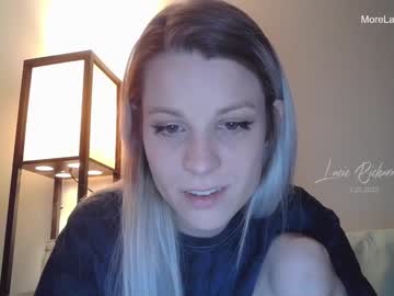 [26-03-23] lacie_richards record video with toys
