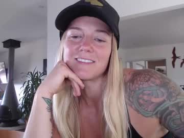 [08-10-23] abbie_hoffman public webcam from Chaturbate