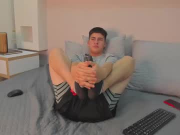 [26-05-22] dominc_riveer public show from Chaturbate
