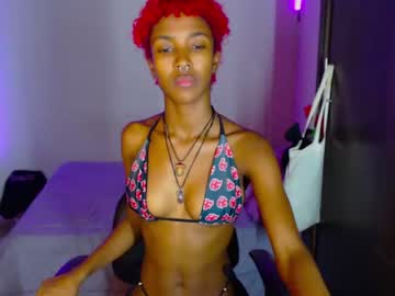 [24-07-22] bellatrix__ video with toys