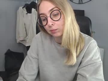 [21-02-22] giannadirty public show video from Chaturbate