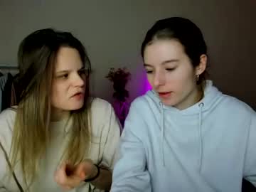 [29-12-22] sophie_and_rachelss video with toys from Chaturbate