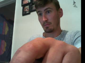 [05-05-23] bobbroombro public show from Chaturbate