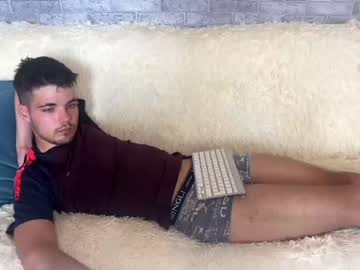 [12-07-22] brandon_white_2 public webcam from Chaturbate