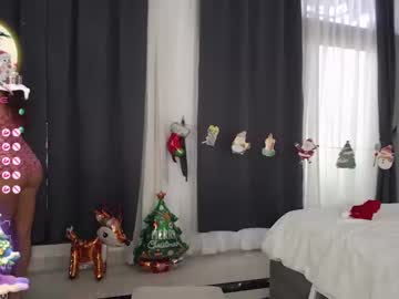 [22-12-23] holy_khloe video with toys