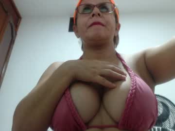 [29-10-23] mariska_69 public show from Chaturbate