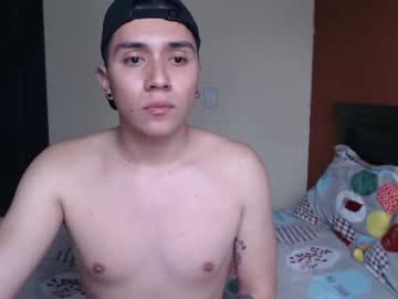 [01-08-22] aron97_ chaturbate toying