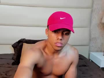 [02-08-22] david_grant_ public show from Chaturbate