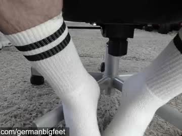 [03-10-23] germanbigfeet chaturbate public show video