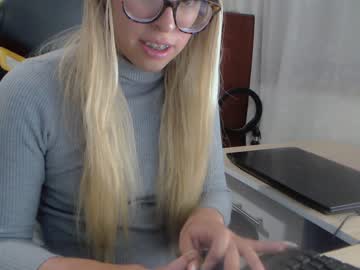 [28-08-22] mellisabelle098 record public show video from Chaturbate.com