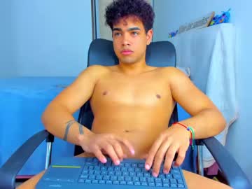[08-07-22] paul_stevens_ record private show from Chaturbate