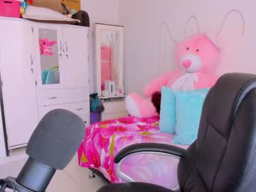 [01-03-23] sarah_sexy21 cam show from Chaturbate