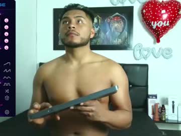 [14-03-24] damien_newsy record video with dildo