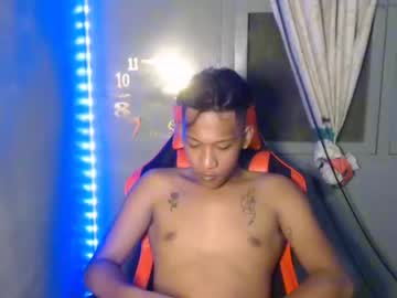 [12-11-22] pinoyhugecock19 record show with toys from Chaturbate
