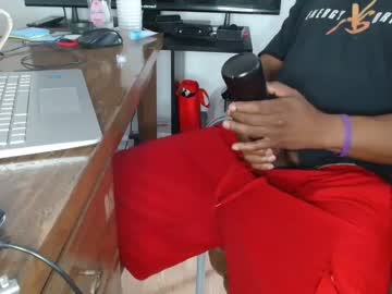 [25-06-23] unkldiggz412 show with cum from Chaturbate.com