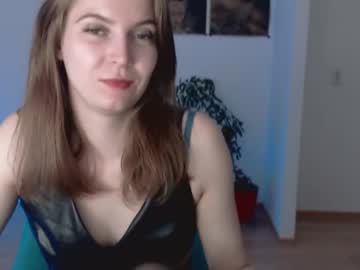 [04-08-23] alessablackmoon video with toys