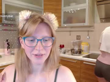 [19-12-23] alice_wooods record video with dildo