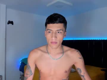 [06-11-22] criiss_and_angel cam video from Chaturbate