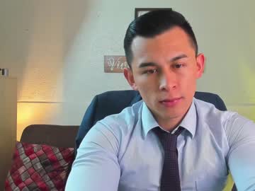 [05-07-22] jamesfit20 record video with dildo