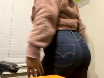 [08-03-22] deeee13 cam video from Chaturbate