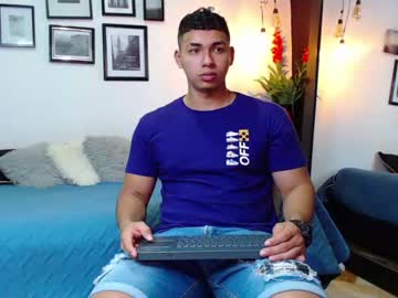 [05-01-23] ronnie_canford chaturbate record
