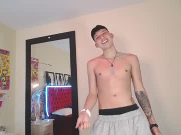[25-12-23] _thomas_hot_ public show from Chaturbate