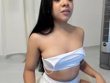 [29-01-24] stormi__1 dildo