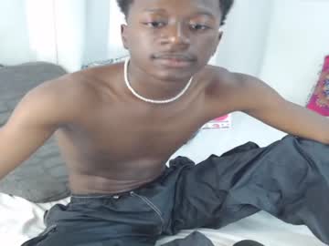 [16-05-23] sharly_chocolate public show from Chaturbate