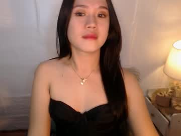 [26-10-23] xasian_babygirl show with toys